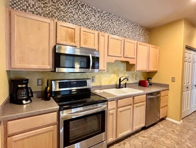 Building Photo - Furnished 2 Bedroom Condo in Sunriver For ...