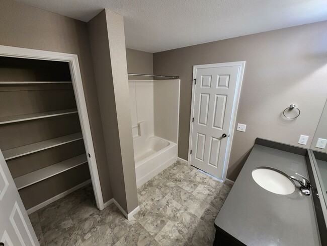 Building Photo - Lakewood Twin Home Across from Brand New L...