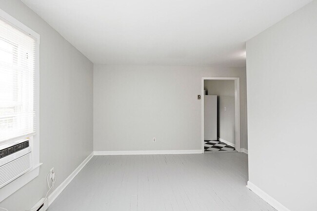 Building Photo - Charming Pet-Friendly Belmont Apartment