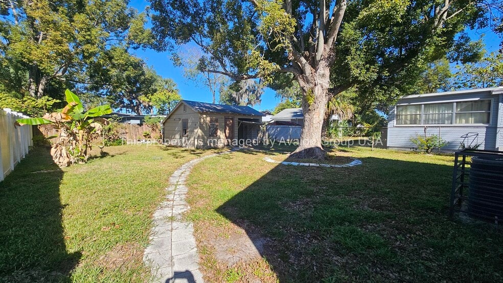 Building Photo - 8052 Hawthorne St