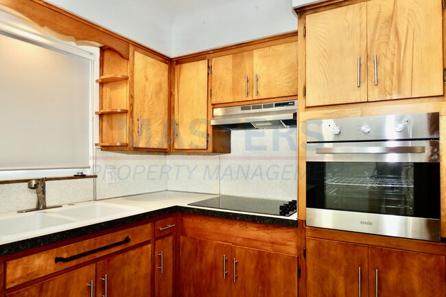 Building Photo - Spacious 3 Bedroom + Office Home in Maumee with New Appliances & Finished Basement