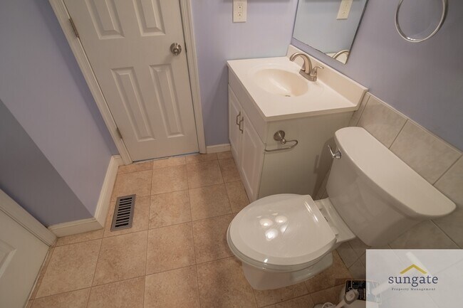 Building Photo - 5 Grandee Ct