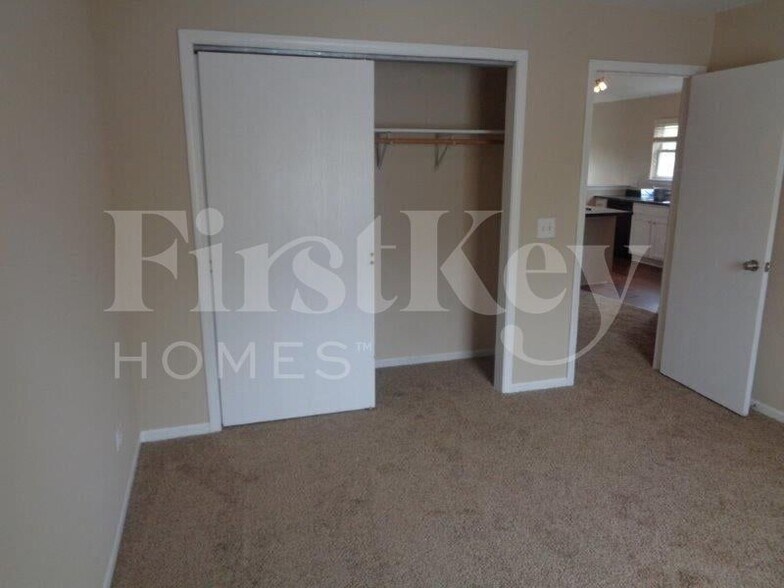 Building Photo - 1514 Goldenrod Terrace