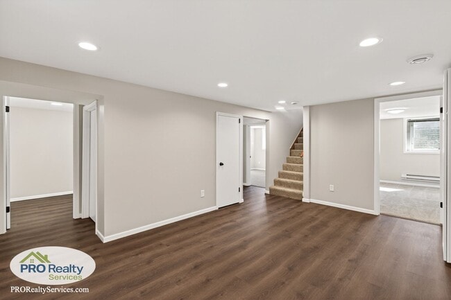 Building Photo - Recently Remodeled 4 Bedroom House