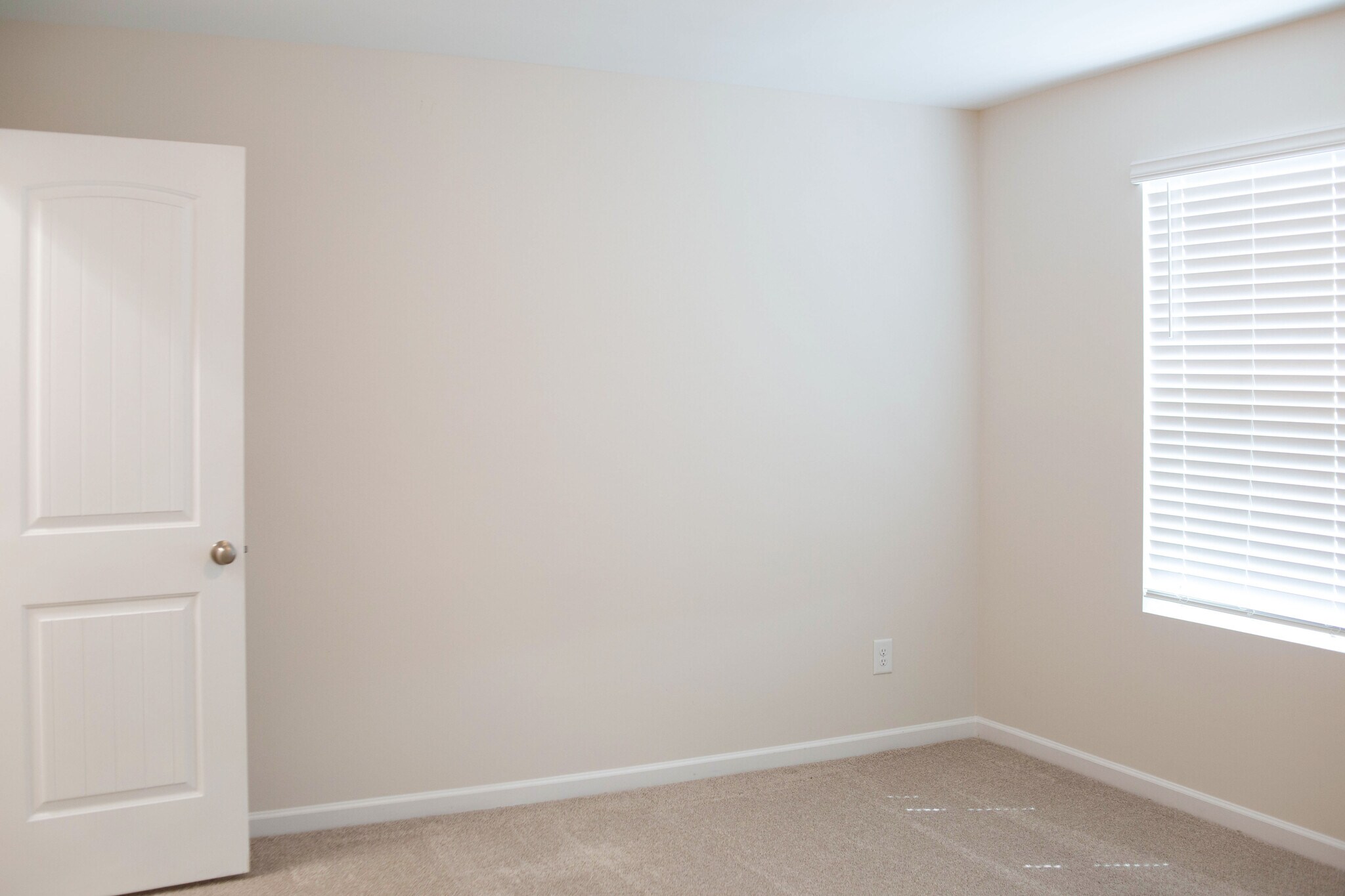 Building Photo - 2801 Killian Ct