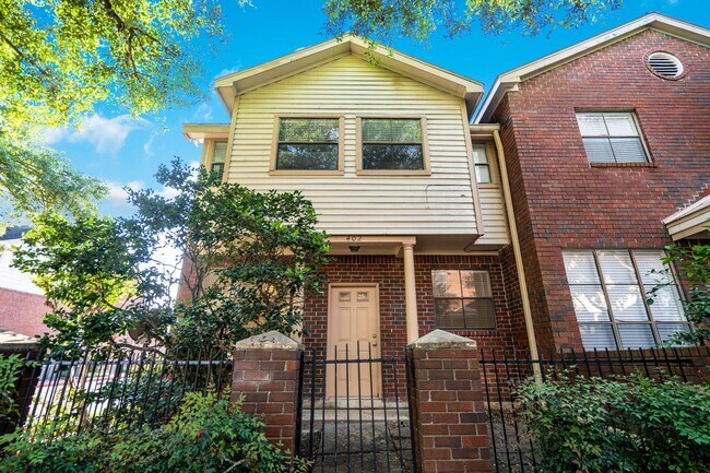 Building Photo - 1103 Dulles Ave