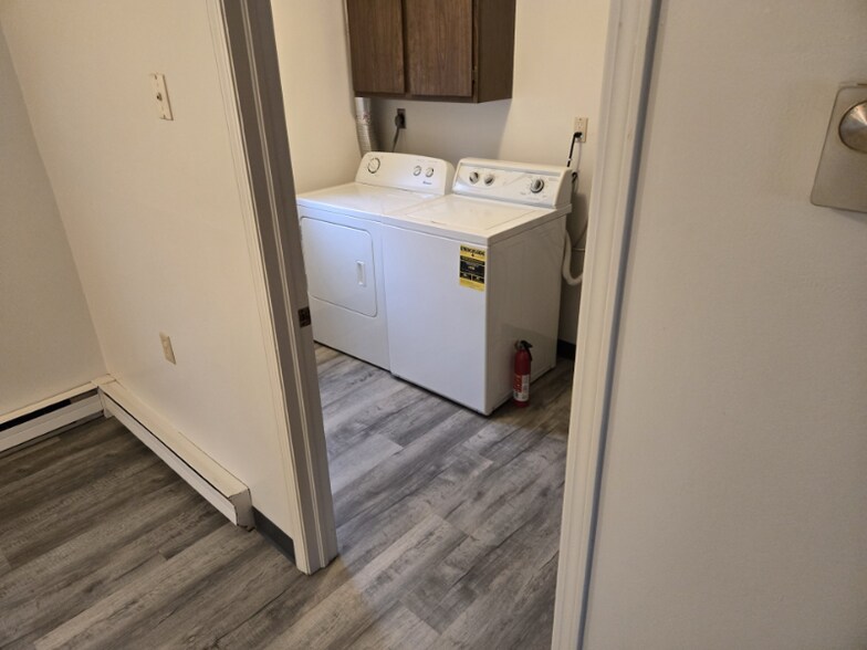 Building Photo - 1341 E Highland Ave