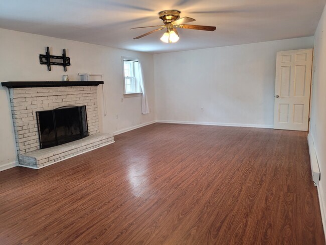 Building Photo - 17727 Silcott Springs Rd