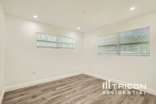 Building Photo - 2625 Nova Dr