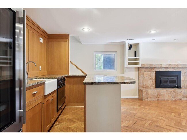 Building Photo - 5207 Doncaster Way