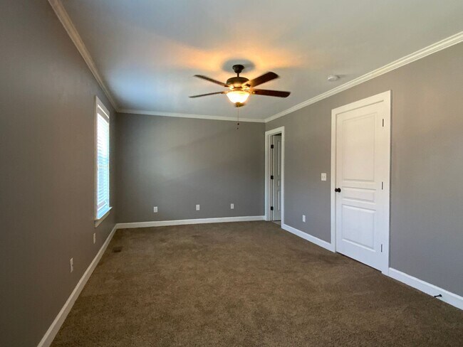 Building Photo - 2bd 2.5ba Townhome in Germantown/Neuhoff District