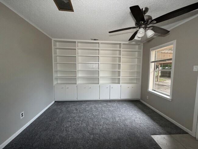 Building Photo - 3113 Northridge Dr