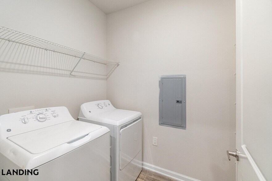 Building Photo - 655 W Mallard Creek Church Rd