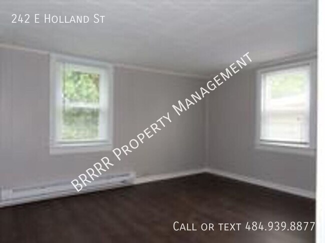 Building Photo - 242 E Holland St