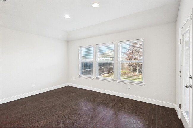 Dining area overlooking backyard - 1329 Millican Ln