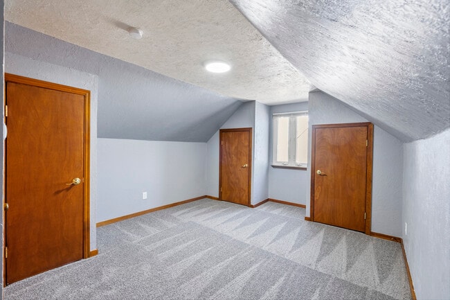 Building Photo - 219 Carmella Dr