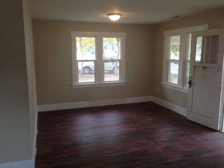 Building Photo - 2309 Hagerman St