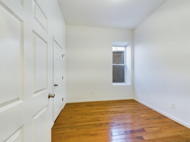 Building Photo - 137 Monticello Ave