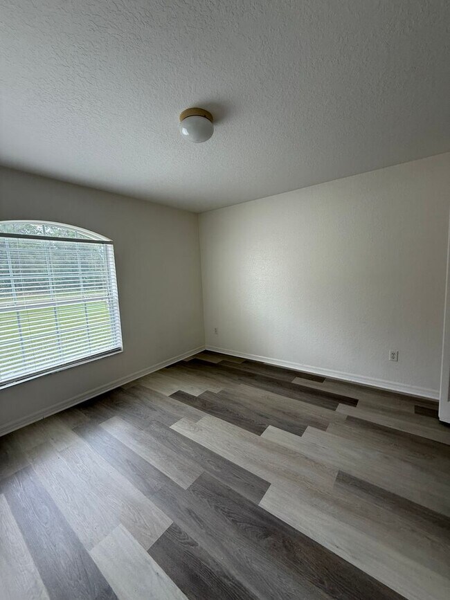Building Photo - 8161 SW 128 Loop