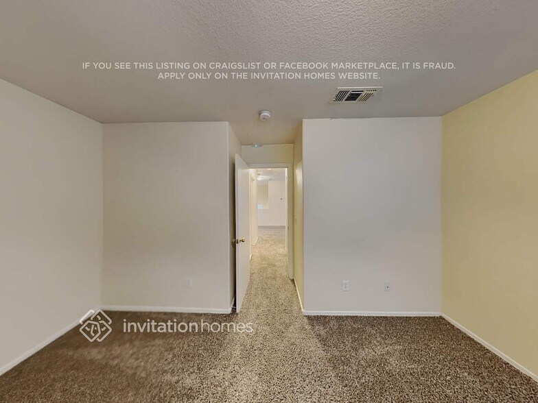 Building Photo - 2415 E Palm Beach Dr