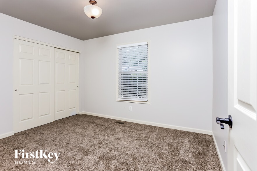 Building Photo - 3845 Bedford Pointe Dr