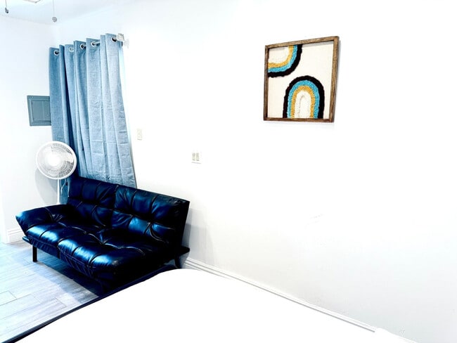 Building Photo - 10154 Campo Rd