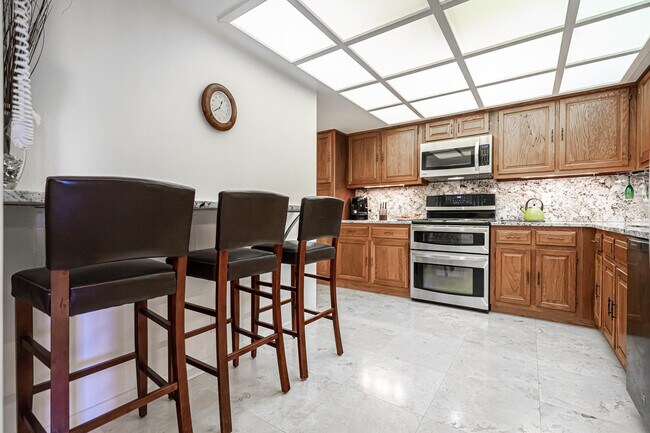 Building Photo - 5000 N Ocean Blvd