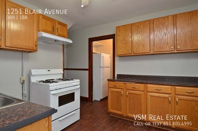Building Photo - Beautiful 3 BD / 1 BA St. Paul Duplex.