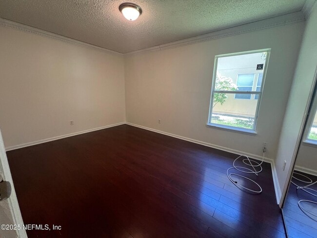 Building Photo - 254 Cezanne Cir