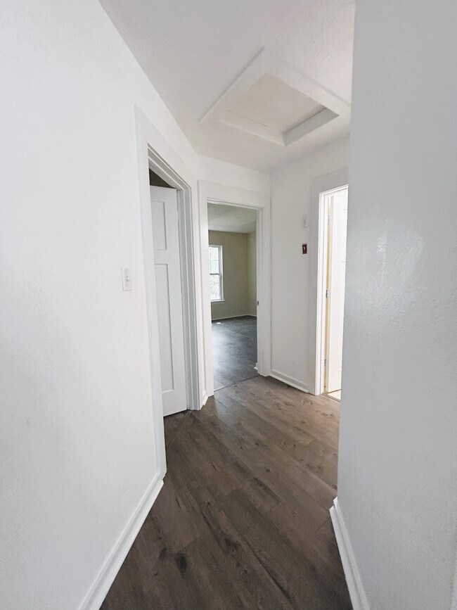 Building Photo - 248 Craftsman Cir