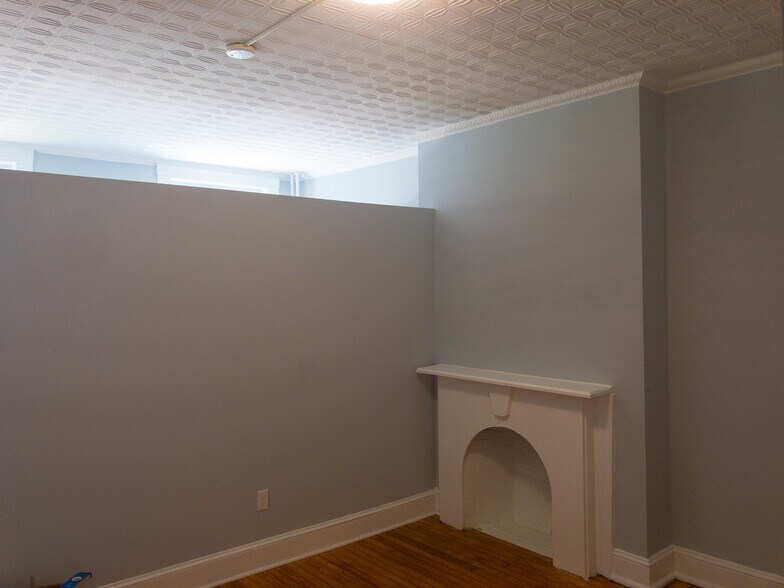 living room - 1204 John St
