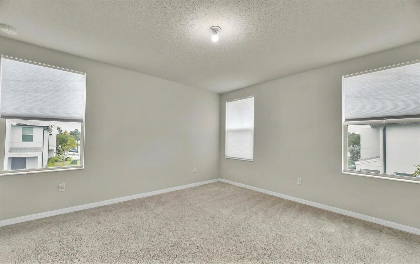 Building Photo - 3550 San Bernardino Way