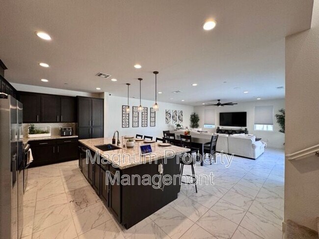 Building Photo - 38572 Rosegate Pl