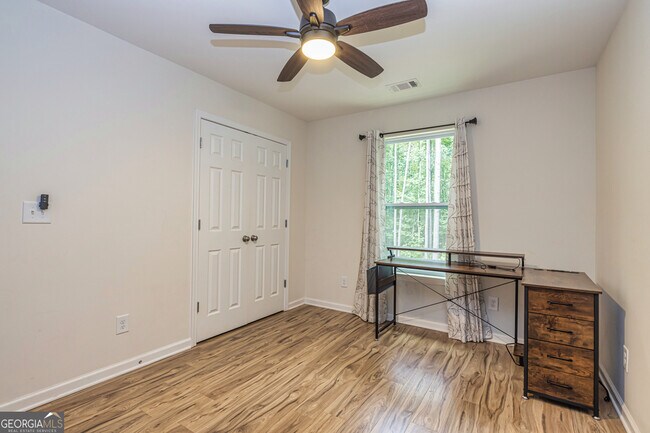 Building Photo - 759 Alvaton Rd