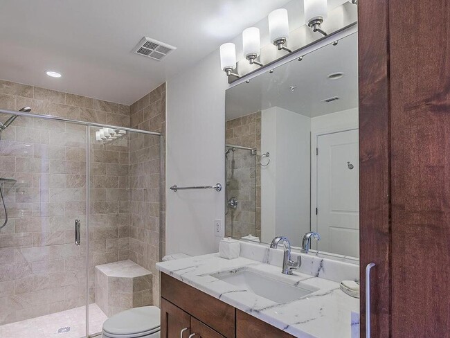 Building Photo - 8220 Crestwood Heights Dr