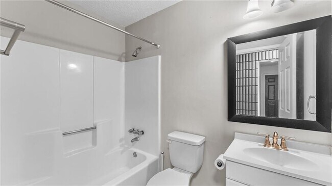 Building Photo - 216 Goshen Ln