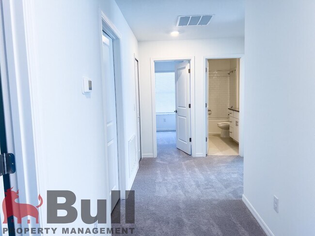 Building Photo - 1754 Red Lp