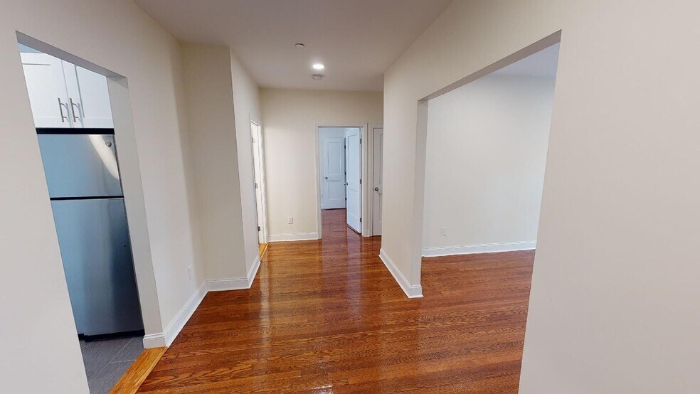 Building Photo - 132 Sutherland Rd