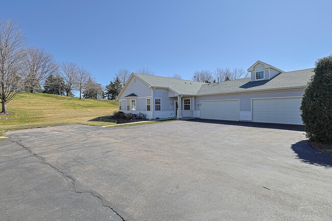 Building Photo - 12166 White Tail Ln