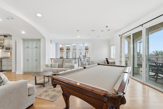 Building Photo - 424 N Broadway