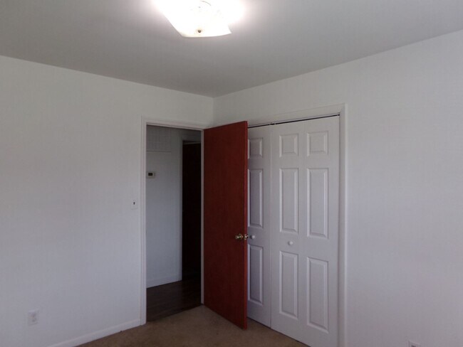 Building Photo - Great Family home