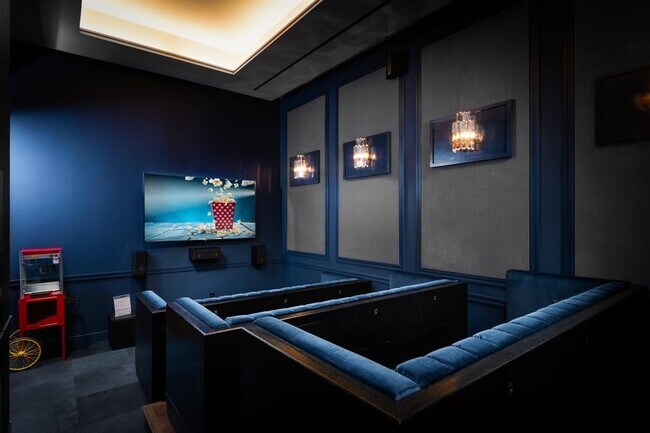 Building Photo - 70 Rainey St