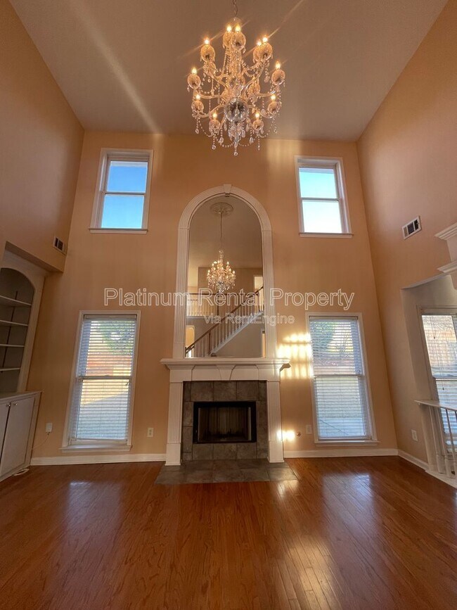 Building Photo - 2126 Malden Hill Dr