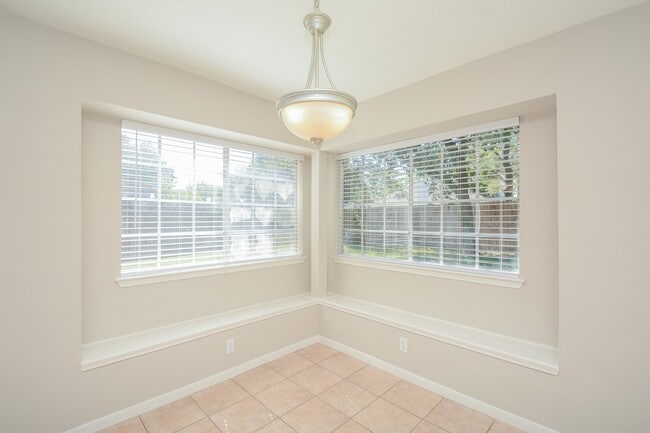 Building Photo - 14931 Chestnut Falls Dr