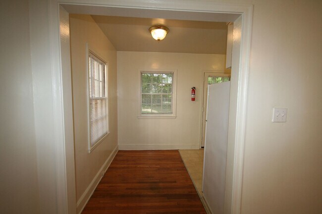 Building Photo - Adorable House in Trinity Park with Large ...