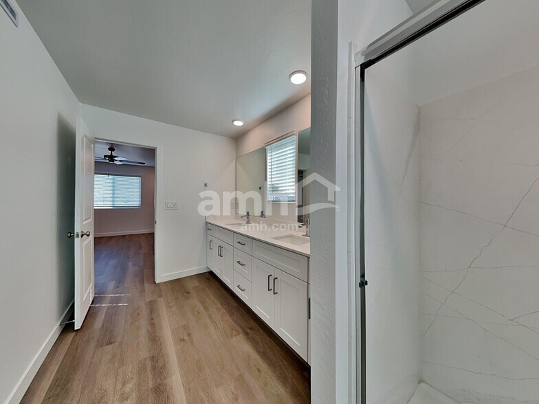 Building Photo - 4511 S 97th Dr