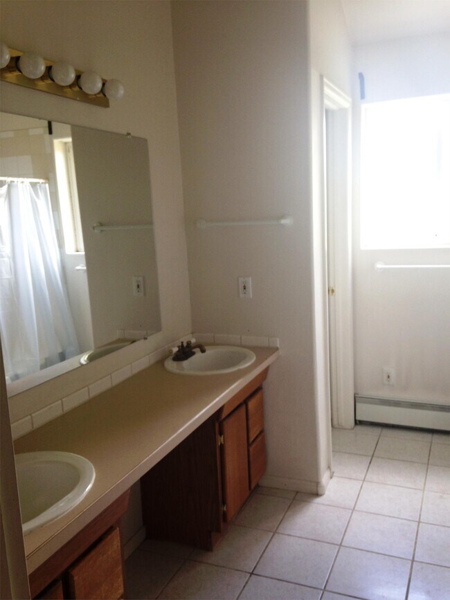 Building Photo - 3683 Iris Ave