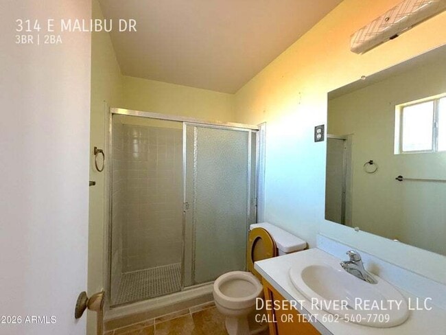 Building Photo - 314 E Malibu Dr