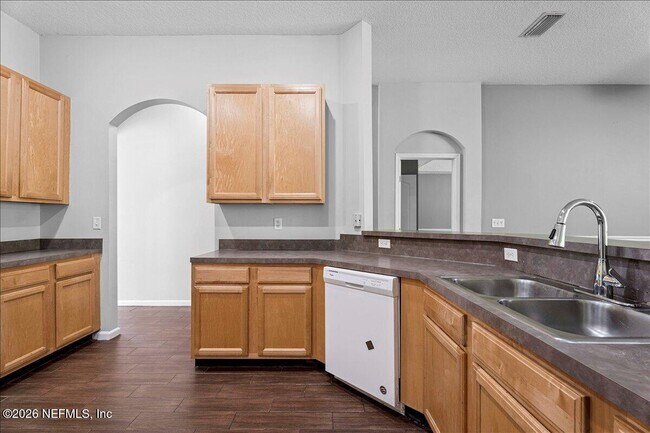 Building Photo - 8871 Canopy Oaks Dr