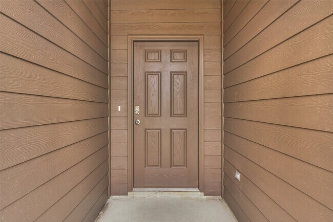 Building Photo - 13868 Rock Island Trl
